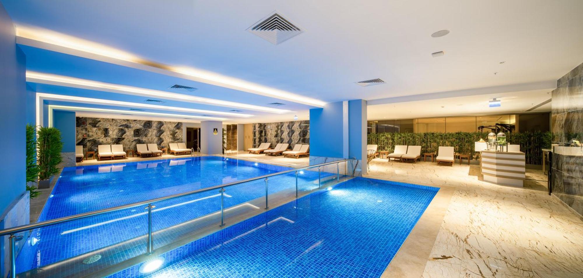 Concorde Tower Hotel & Casino Nikosia Bagian luar foto Indoor pool