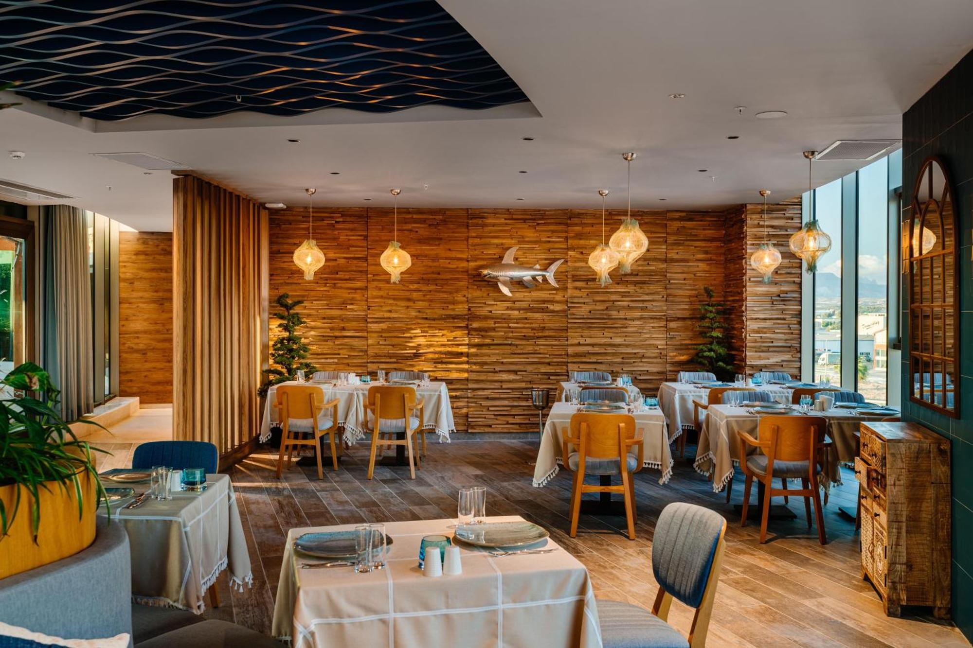 Concorde Tower Hotel & Casino Nikosia Bagian luar foto Restaurant