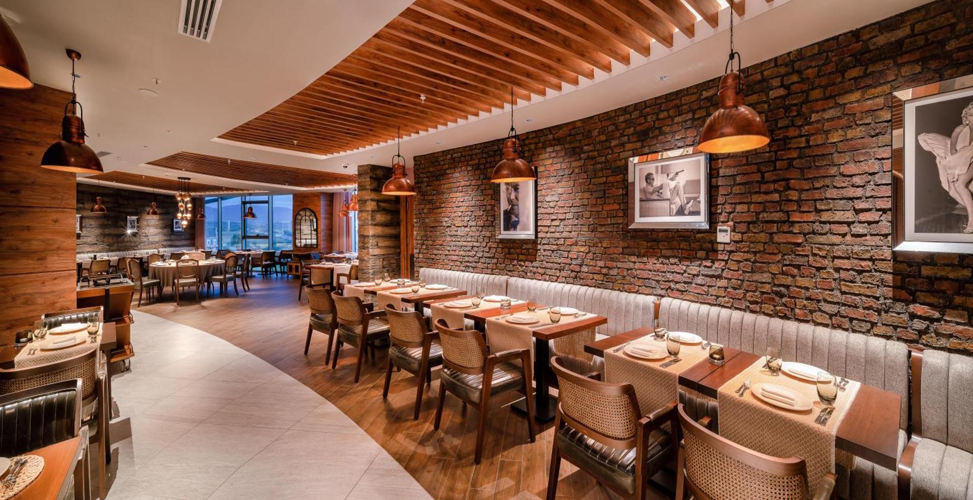 Concorde Tower Hotel & Casino Nikosia Bagian luar foto Interior of the restaurant